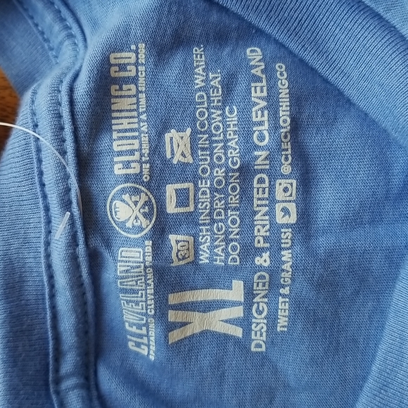 Cle clothing company Shaker Heights Tudor XL tee - Picture 5 of 6